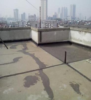 光泽漏水维修 楼顶漏水是什么原因，楼顶漏水维修方法是什么?